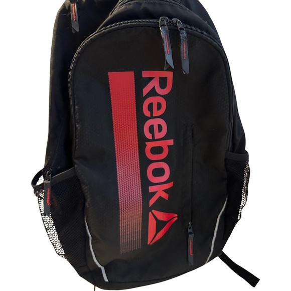 Reebok backpack black standard size in good condition - Picture 4 of 4